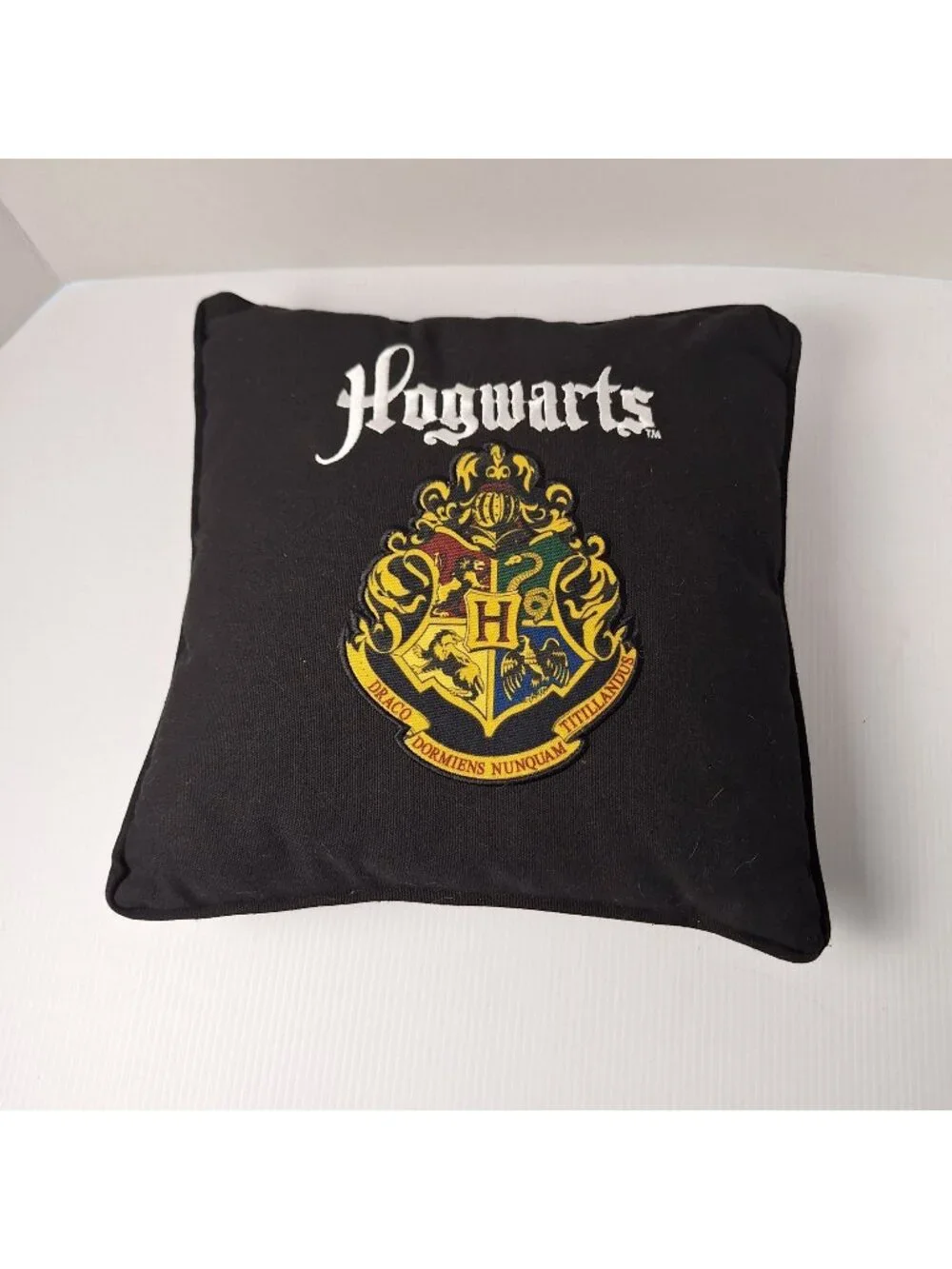 HOGWARTS HARRY POTTER WARNER BROS LICENSED SCHOOL CREST EMBROIDERED PILLOW